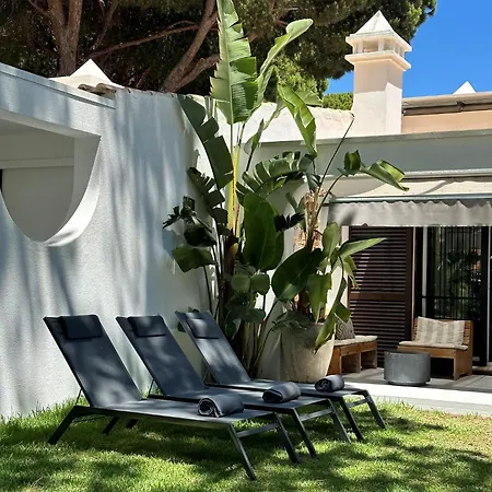 Vilamouratenis White By Sapvillas